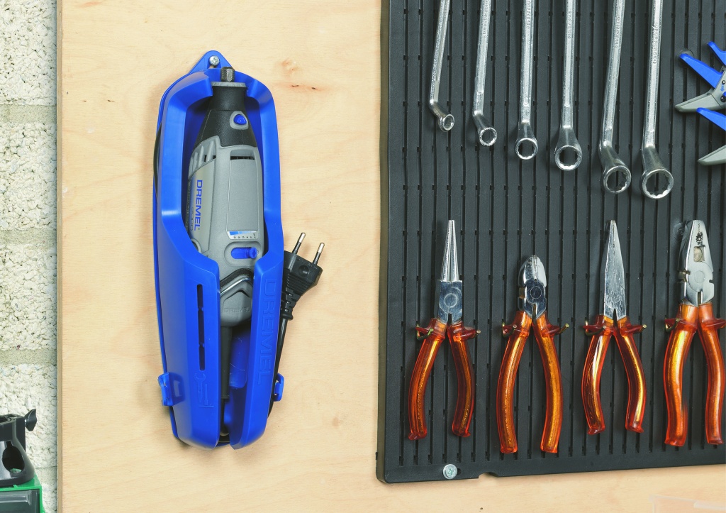 03 - toolholder on wall.jpg 03 - toolholder on wall.jpg