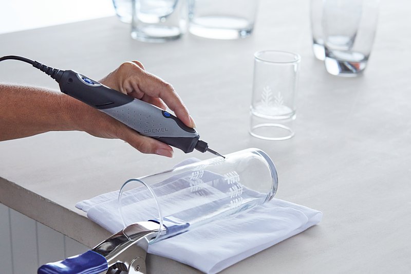 bosch_dremel_stylo_application_glass_02.jpg