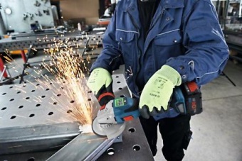 06019H6101 Аккумуляторная УШМ Бош/Bosch GWS 18V-15 SC, 2 акк 8.0 Ач, ЗУ 0.601.9H6.101 БОШ