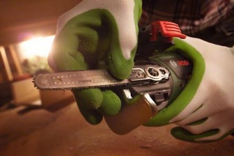 Аккумуляторная цепная пила Bosch EasyCut 12 (БОШ) технология NanoBlade c цепной пилкой (в кейсе) 06033C9020