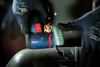 Аккумуляторная болгарка с зарядкой и аккумуляторами Бош /  Bosch GWS 12V-76 Professional 06019F200B (0.601.9F2.00B) в интернет магазине с доставкой по Москве