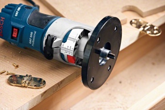 060160A100 Кромочный фрезер Бош Bosch GKF 600 Professional 0.601.60A.100 БОШ